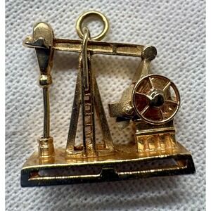 Vintage Signed R.C. Estate 14K Yellow Gold Oil Rig Charm Moveable